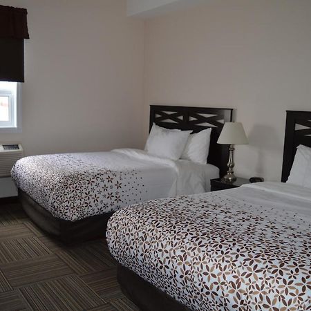 Iroquois Falls Auberge Macdonald Guest Inn מראה חיצוני תמונה