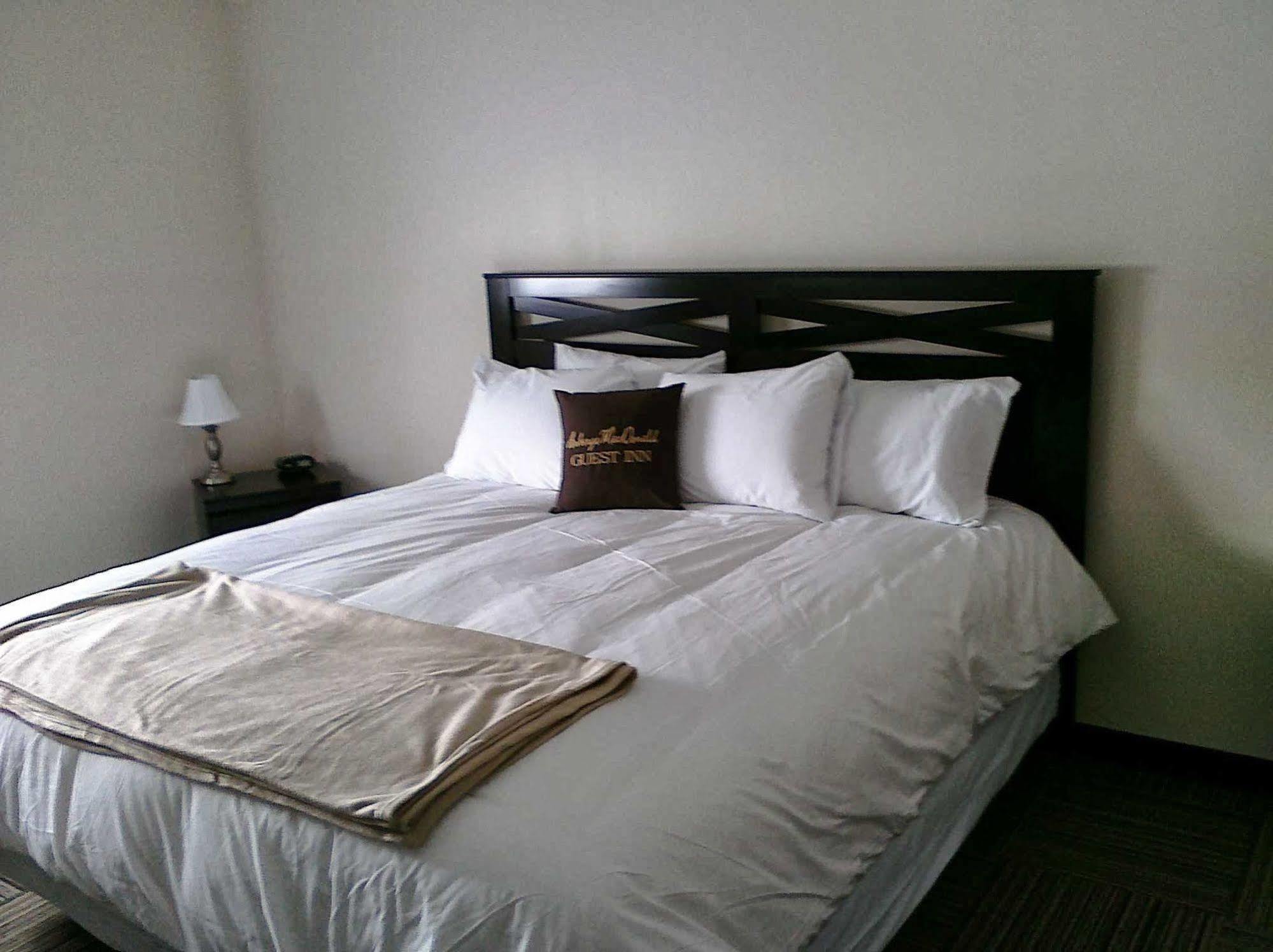 Iroquois Falls Auberge Macdonald Guest Inn מראה חיצוני תמונה