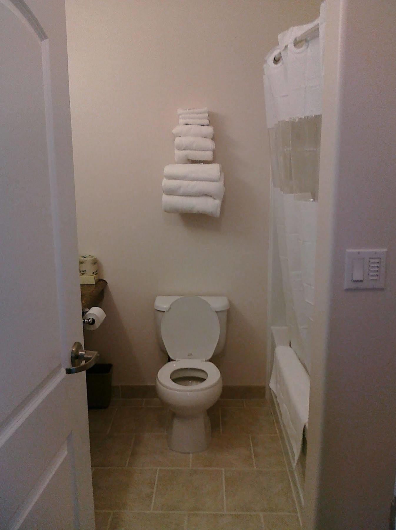 Iroquois Falls Auberge Macdonald Guest Inn מראה חיצוני תמונה
